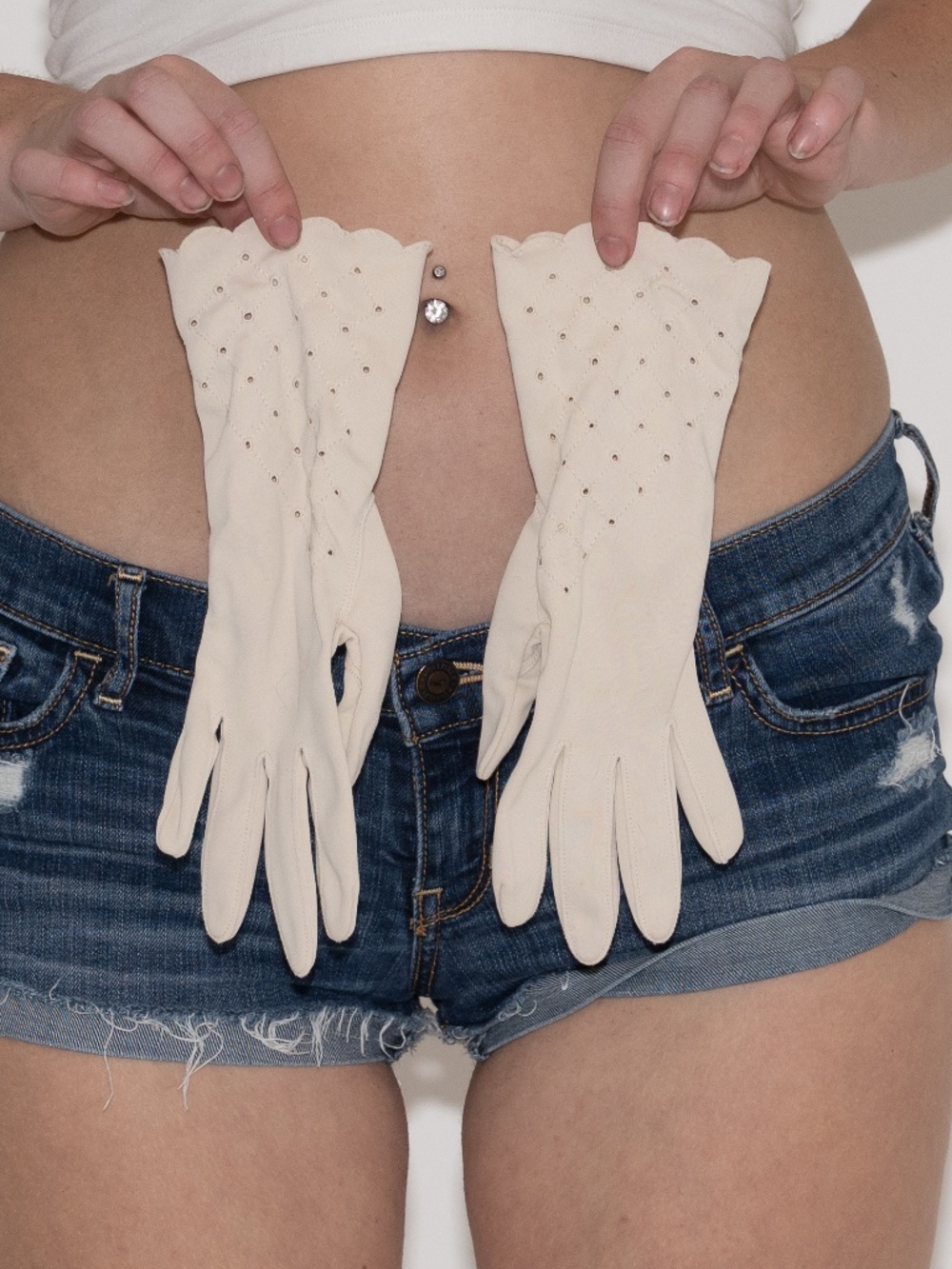 Vintage 1950s eyelet gloves cream nylon